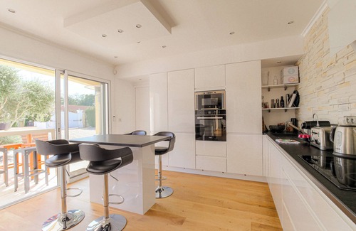 Dornon Villa | Villa Charmante Avec Piscine Proche Aéroport