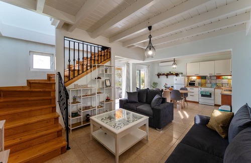 Kolymbia Villa | Villa Christalia. Cozy family Villa 300m from the beach with swimming pool.