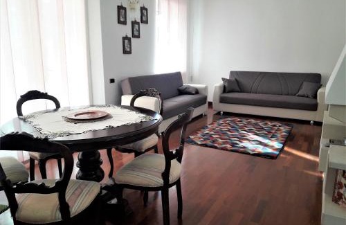 Genga Villa | Villa Claudia indipendente con piscina ad uso esclusivo