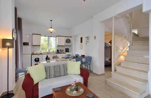 Messini Villa | Villa Cleo - Three Bedroom Villa, Sleeps 6