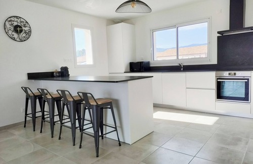 Joyeuse Villa | Villa Climatisée, Piscine Privée Chauffée