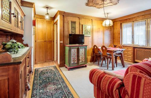 Cortina d'Ampezzo Historic Centre Apartment | Villa Cristallino -Stayincortina