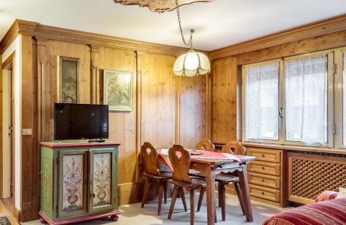 Cortina d'Ampezzo Historic Centre Apartment | Villa Cristallino -Stayincortina