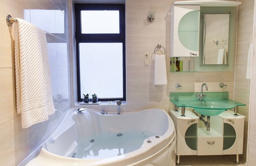 Vladeni House | Villa Cristiani, base to see all around Bran Castle, in the Transylvania core' s