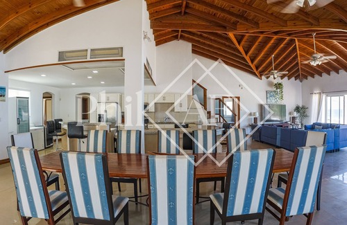 Upper Prince's Quarter Villa | Villa de 10 Chambres les Pieds Dans L'eau à Guana Bay