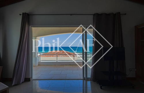 Upper Prince's Quarter Villa | Villa de 10 Chambres les Pieds Dans L'eau à Guana Bay