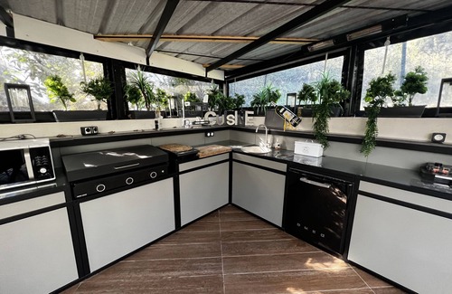 Saint-Gely-du-Fesc Villa | Villa de Prestige sur 2000m2 de Jardin Arboré Avec Piscine et Jacuzzi