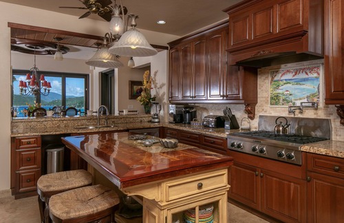 Maho Bay Quarter Villa | Villa Delfina- 4 min walk to Private Peter Bay Beach! 5 Bedroom Villa with pool.