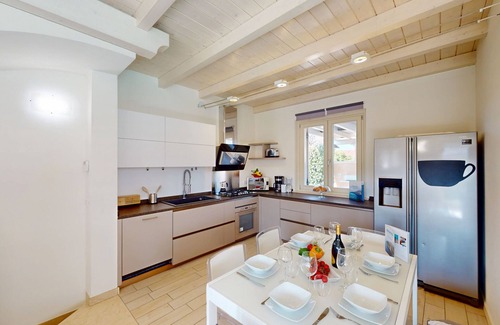 Manerba del Garda Villa | Villa Dolcevita by Bookinggardalake