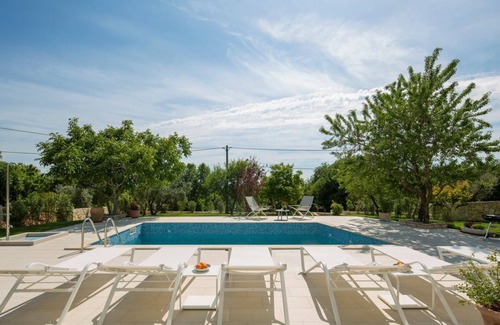 Stanisovi Villa | Villa Dora - Four Bedroom Villa, Sleeps 9