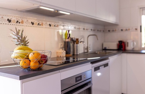 San Antonio Bay Villa | Villa Roberto | Large House | Private Pool | Walk to Amenities | Wifi & A/C