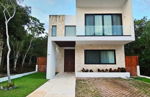 Akumal Villa | Villa Familiar con Alberca Privada en Tulum Country Club Riviera Maya