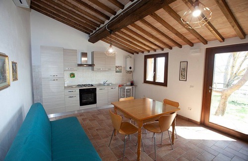 Chiusi Villa | Villa Fattorina Grande: A spacious and welcoming age-old estate surrounded by the greenery, with Free WI-FI.