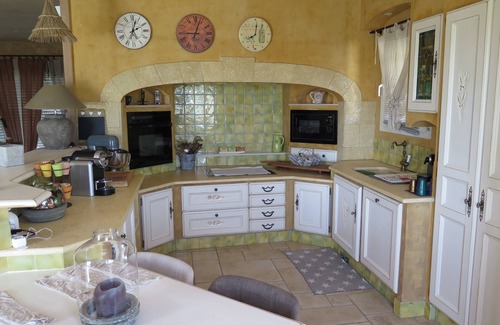 Martigues Villa | Villa Fiora vacation rental rated 4 stars