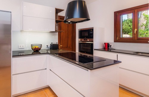 Provensals Villa | Villa 'Font De Sa Cala' with Sea View, Wi-Fi and Air Conditioning