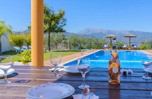 Guaro Villa | Villa Galiano Guaro by Ruralidays