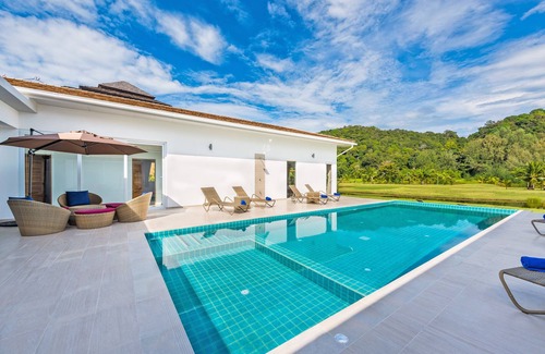 Klong Son Villa | Villa Gold Shore Beachfront with Private Pool, A/C, WiFi, Gym near Restaurant