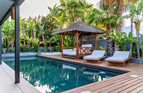 San Antonio Bay Villa | Villa Ha Taew