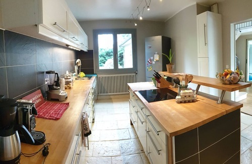 Villennes-sur-Seine Villa | Villa heated pool, central A/C for bedrooms, 30mn to Paris