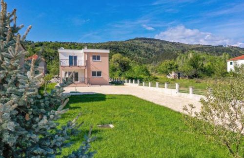 Neoric Villa | Villa Hirundinidae