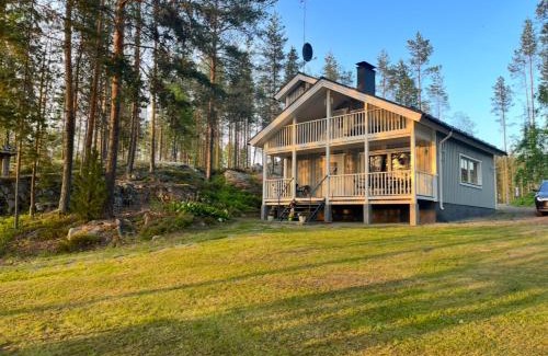 Juva House | Villa Hyppykallio, LaatuLomat