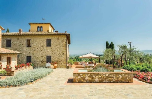 San Pietro in Bossolo Villa | Villa in Tuscany Summ