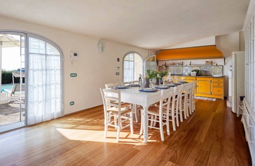 Tavarnelle Val di Pesa Villa | Villa Il Sensale - Six Bedroom Villa, Sleeps 12