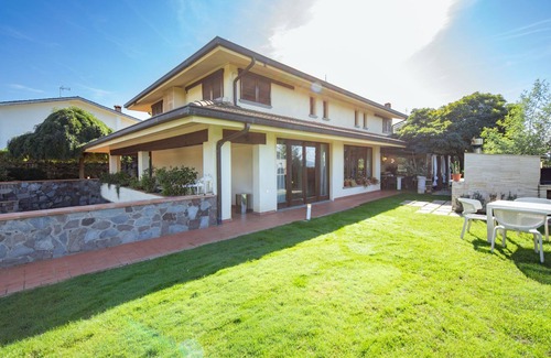 Terranuova Bracciolini House | Villa Il Guscio by Interhome