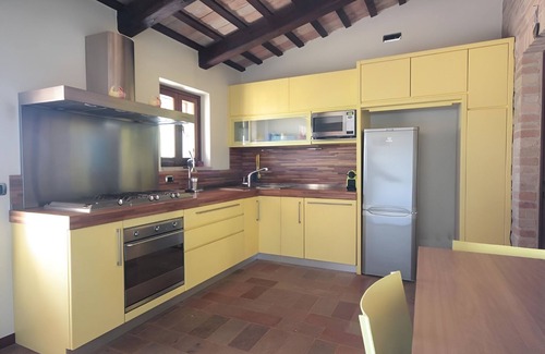 Montegiorgio Villa | Villa in a historic farmhouse with stunning views from the pool