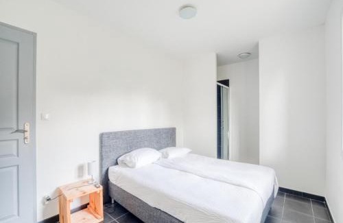 Sainte-Foy-de-Longas Villa | Villa in Aquitaine with Pool & BBQ