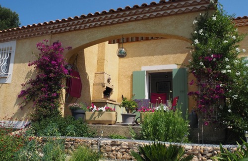 Bellegarde Apartment | Villa in Bellegarde near Pont du Gard