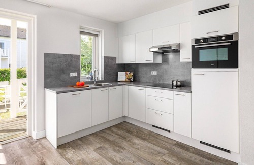 Municipality of Hellevoetsluis House | Villa in Hellevoetsluis near North Sea Beach