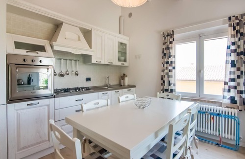 Ostra Vetere House | Villa in Ostra Vetere with Pool and Jacuzzis