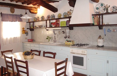 Castelvecchio Villa | Villa in park with pool