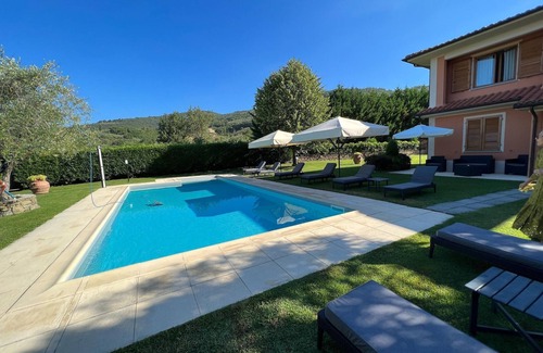 Loro Ciuffenna Villa | Villa in Tuscany with pool