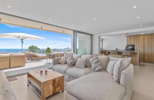 Cumbre del Sol Villa | Villa Iris by Interhome