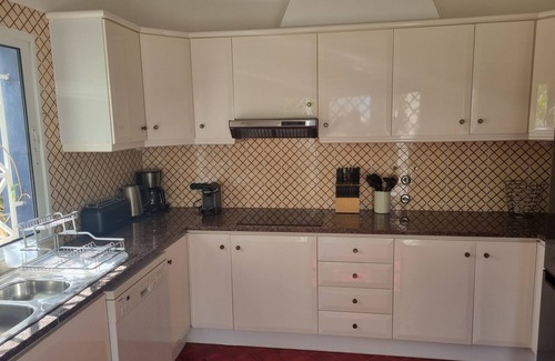 Olhos D'Agua Villa | Villa Jarmelo, Nice House 50 m Beach, Good Sea View, Pool, Garden, AC, wifi 5G