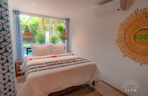 Selong Belanak Villa | VILLA KOTAK shipping containers house