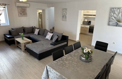 Krk House | Villa KRK (4*): heated pool, Jacuzzi, 150m from the sea, sea view