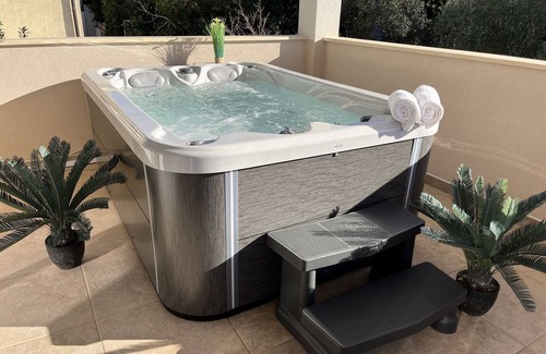 Krk House | Villa KRK (4*): heated pool, Jacuzzi, 150m from the sea, sea view