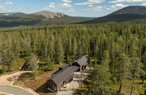 Akaslompolo Cabin | Villa Kuusi by Hi Ylläs