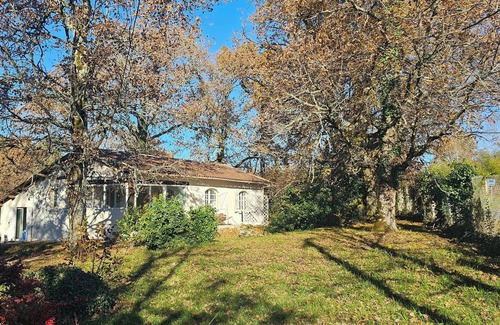 Lembras House | Villa l'Insolente- Luxury gite for couples-Spa-Sauna-Naughty games-Park 4000m2