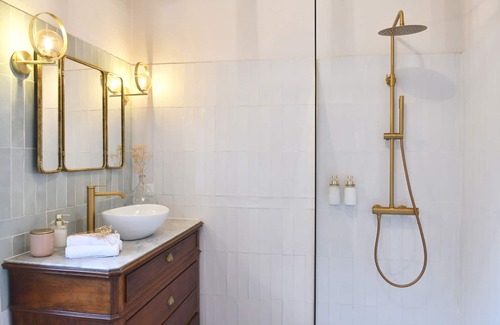 Lembras House | Villa l'Insolente- Luxury gite for couples-Spa-Sauna-Naughty games-Park 4000m2