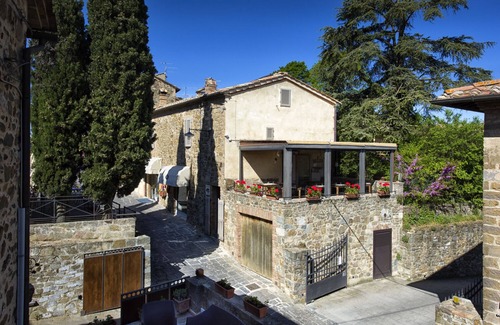 Montalcino House | Villa La Fortezza in the heart of the historic center of Montalcino with Jacuzzi