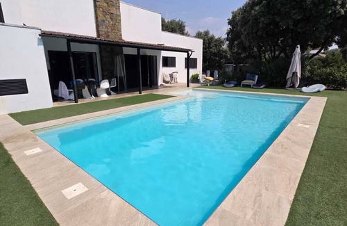 Guadarrama Ski Chalet | Villa la Roca + la casita