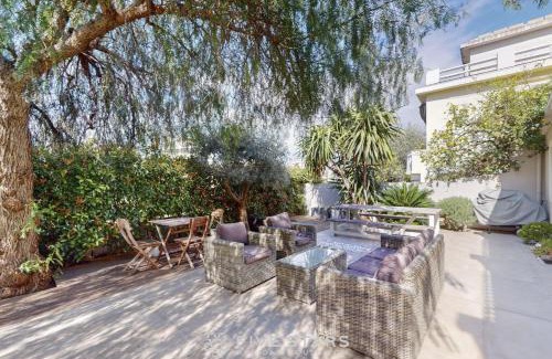 Lazaret Villa | Villa La Roche aux Mouettes FSHH