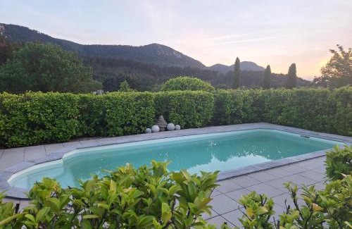 Arques Villa | Villa les terre rouges avec piscine dans l ' Aude