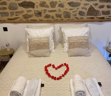 La Vicomte-sur-Rance Bed & Breakfast | Villa Lily Spa, chambre d’hôtes avec spa privatif
