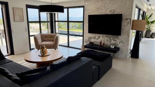 Saint-Aygulf Villa | Villa LK - Piscine & Home Cinéma privé, à 10min de la mer