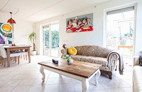 Wijchen House | Villa Lola Summary: V